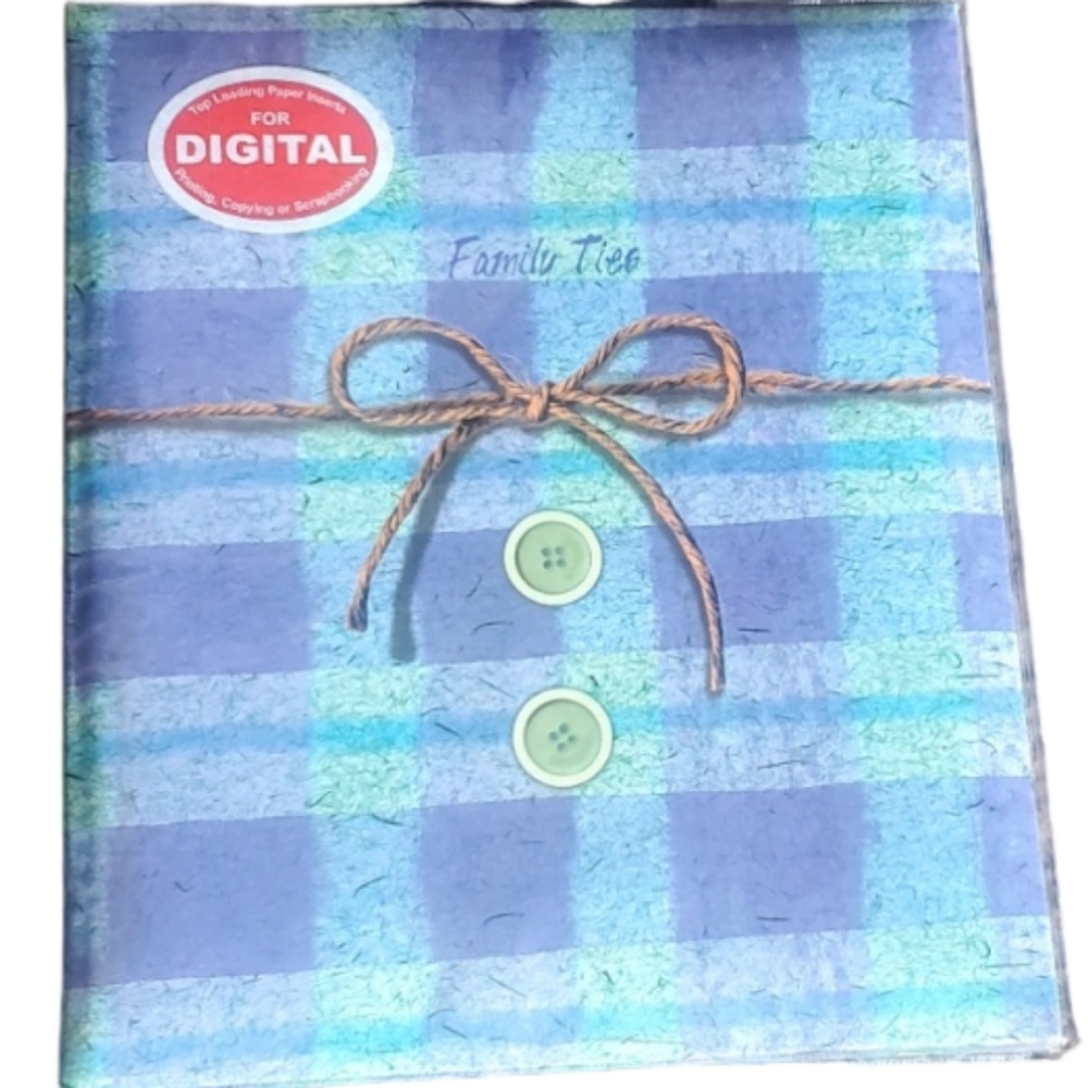 NWOT Pioneer Family Ties Scrapbook Top Loading 8.5" x 11" 20 page Memory Book